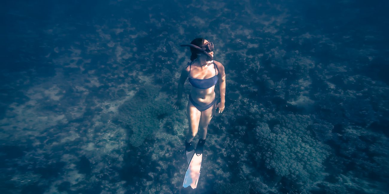 freediver girl on bikini
